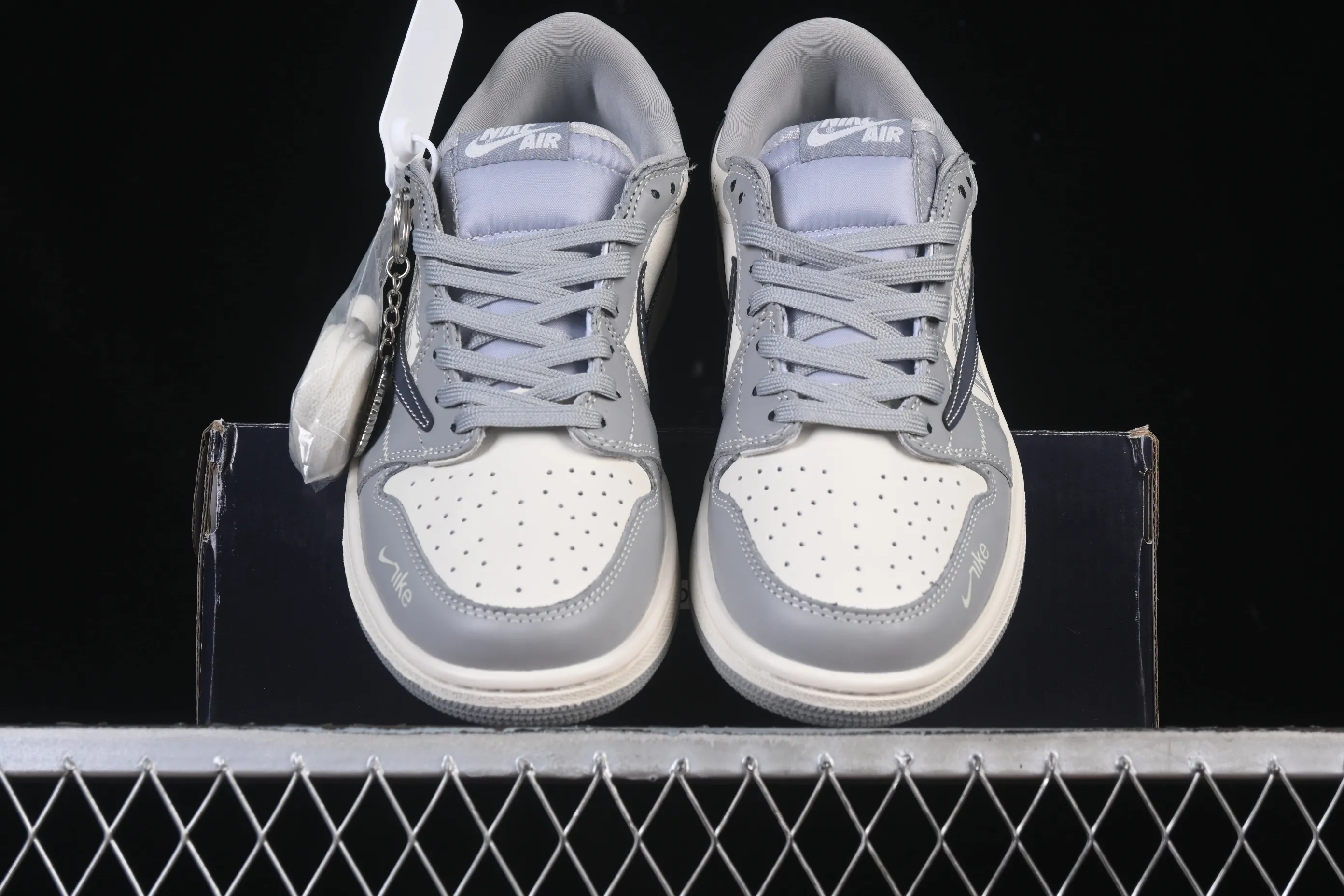 All categories Air Jordan Jordan series basketball shoes Air Jordan 1 Low High-end customized low-top sneakers Travis Scott x Fragment Design x Air Jordan 1 Low OG SP AJ1 Joe 1 Gucci joint smoke gray dark blue hook low-top cultural casual sneakers LD2025-023